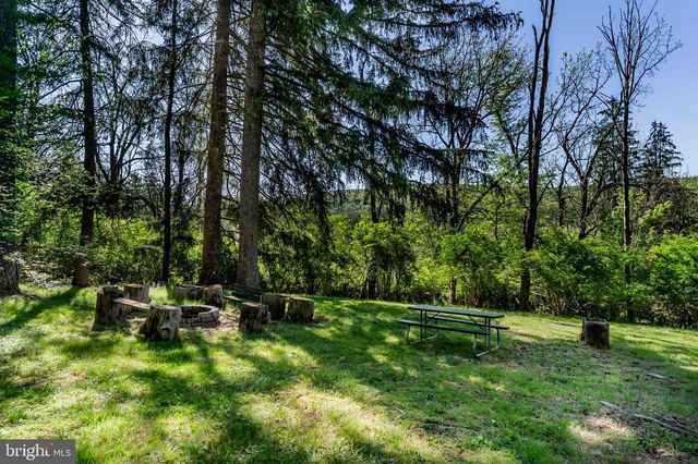 34 OLD WATER RACE RD, Gardners, PA 17324
