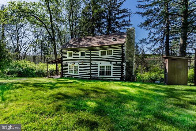 34 OLD WATER RACE RD, Gardners, PA 17324
