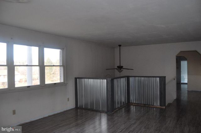 155 STENCE LN, Millersburg, PA 17061