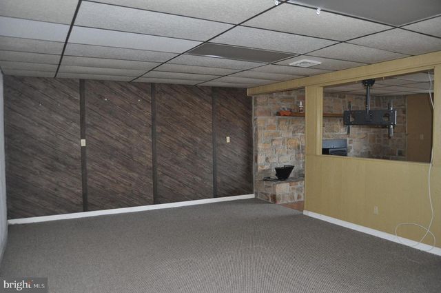 155 STENCE LN, Millersburg, PA 17061