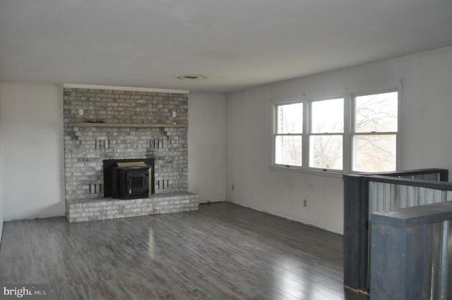 155 STENCE LN, Millersburg, PA 17061