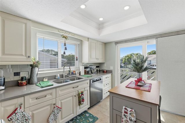 12404 EAGLESWOOD DRIVE D, Hudson, FL 34667