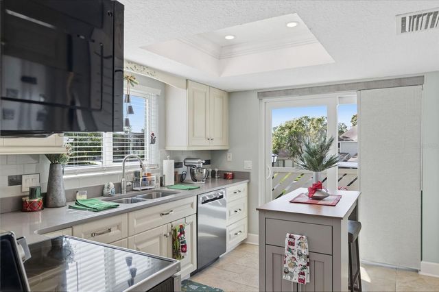 12404 EAGLESWOOD DRIVE D, Hudson, FL 34667