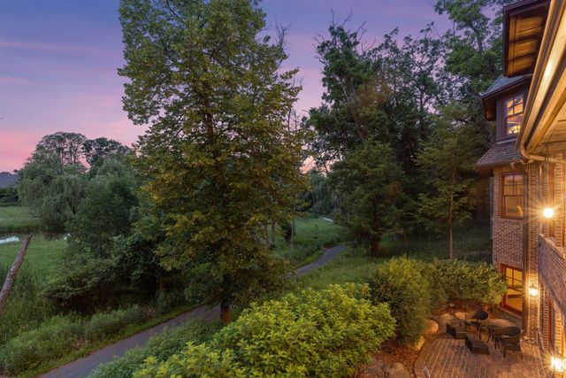 1610 Locust Hills Place, Wayzata, MN 55391