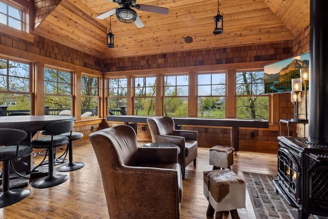 1610 Locust Hills Place, Wayzata, MN 55391