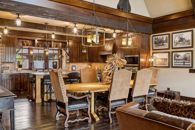 1610 Locust Hills Place, Wayzata, MN 55391