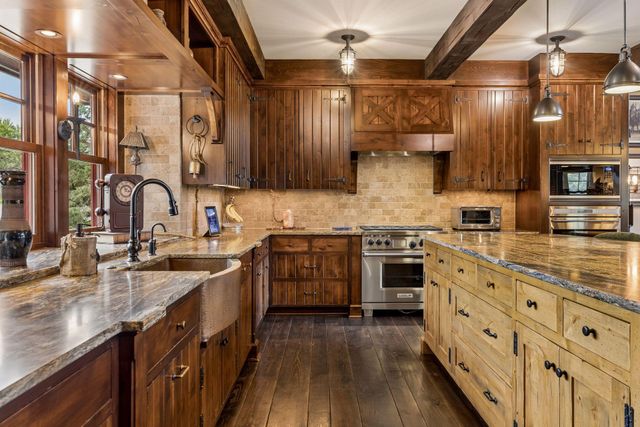 1610 Locust Hills Place, Wayzata, MN 55391