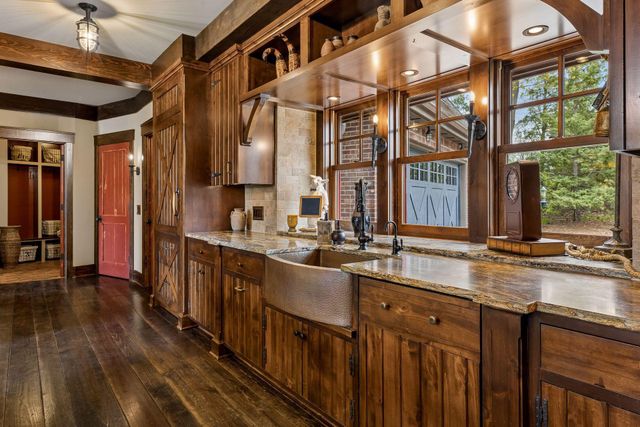 1610 Locust Hills Place, Wayzata, MN 55391