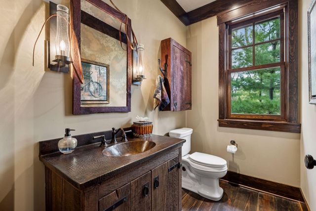 1610 Locust Hills Place, Wayzata, MN 55391