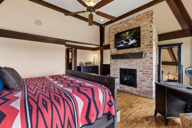 1610 Locust Hills Place, Wayzata, MN 55391