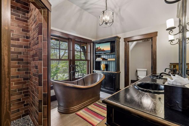 1610 Locust Hills Place, Wayzata, MN 55391
