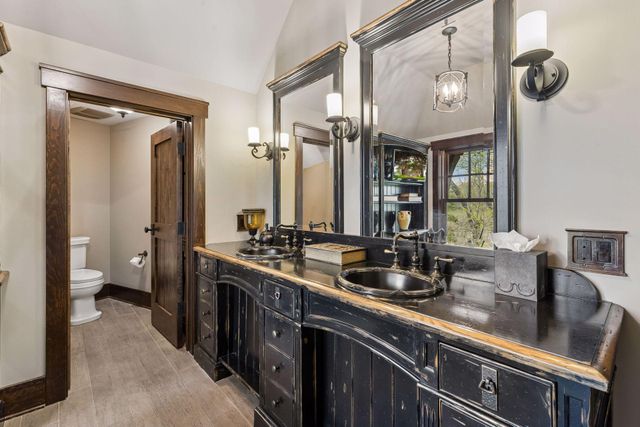 1610 Locust Hills Place, Wayzata, MN 55391