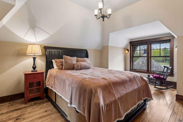1610 Locust Hills Place, Wayzata, MN 55391
