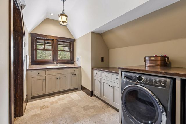1610 Locust Hills Place, Wayzata, MN 55391