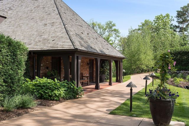 1610 Locust Hills Place, Wayzata, MN 55391