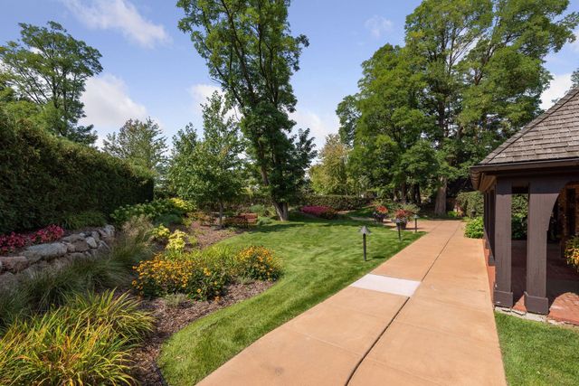 1610 Locust Hills Place, Wayzata, MN 55391