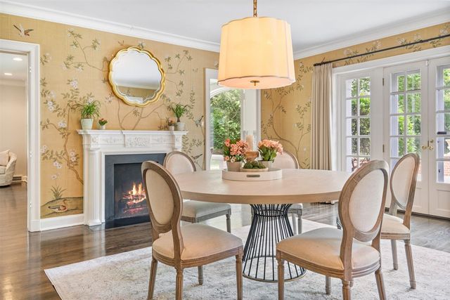 62 Woodley Road, Winnetka, IL 60093