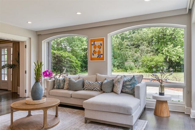 62 Woodley Road, Winnetka, IL 60093