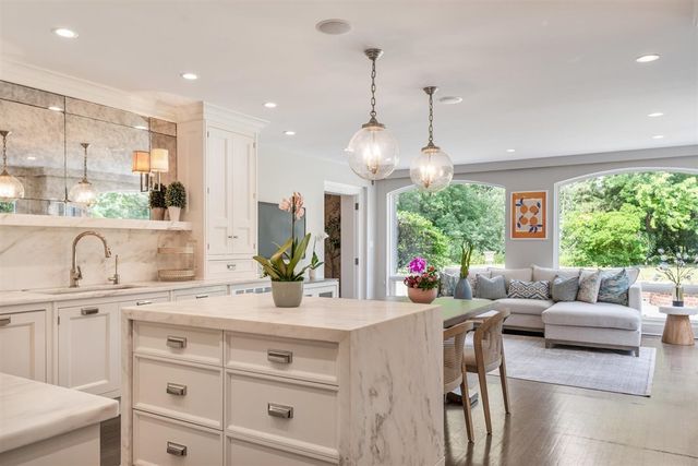 62 Woodley Road, Winnetka, IL 60093