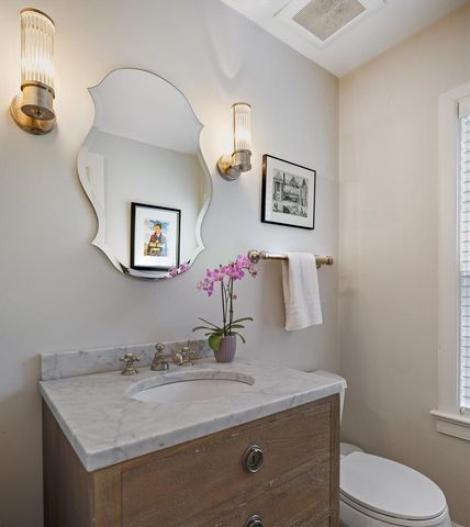 62 Woodley Road, Winnetka, IL 60093