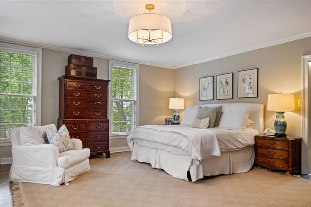 62 Woodley Road, Winnetka, IL 60093