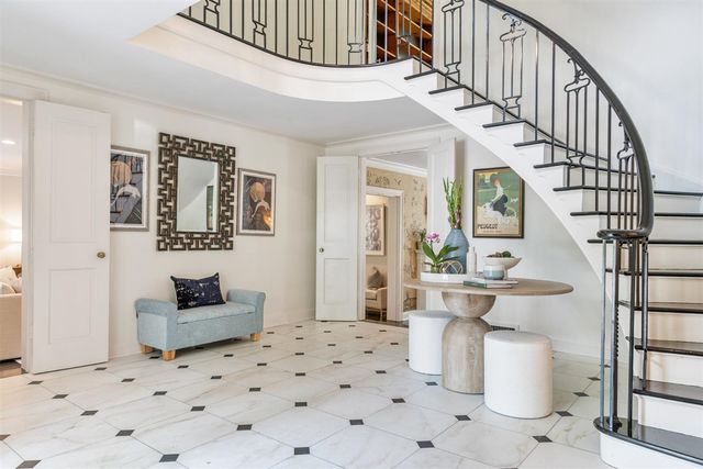 62 Woodley Road, Winnetka, IL 60093