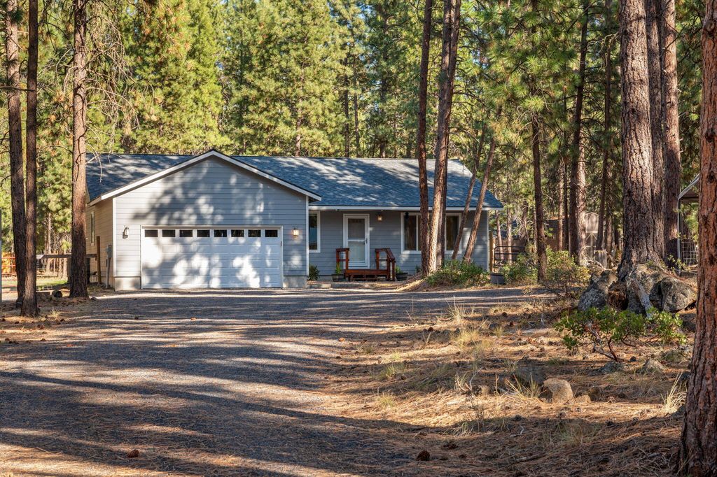 60026 Turquoise Road, Bend, OR 97702