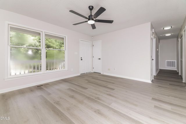 6 Fircrest Court, Durham, NC 27703