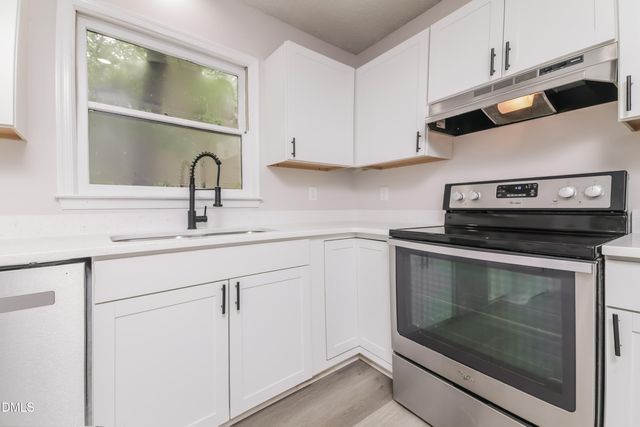 6 Fircrest Court, Durham, NC 27703