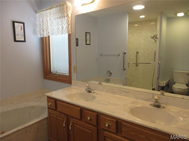 3122 Piney Pointe Drive, Unincorporated, MO 63129