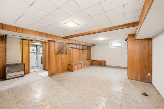 1050 County Road B2 W, Roseville, MN 55113
