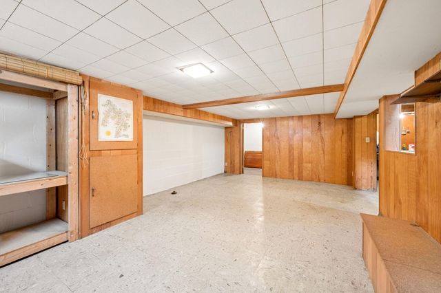 1050 County Road B2 W, Roseville, MN 55113