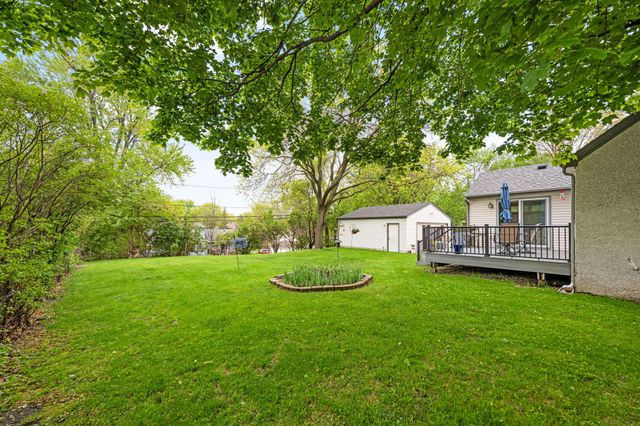 1050 County Road B2 W, Roseville, MN 55113