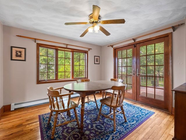39 School House Ln, Billerica, MA 01821
