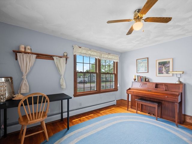 39 School House Ln, Billerica, MA 01821