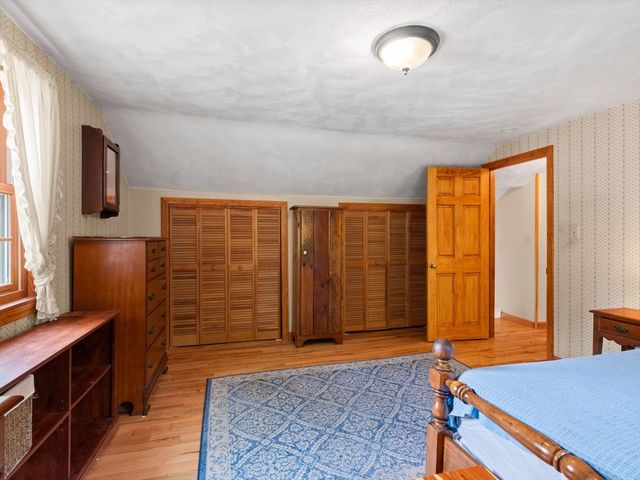 39 School House Ln, Billerica, MA 01821