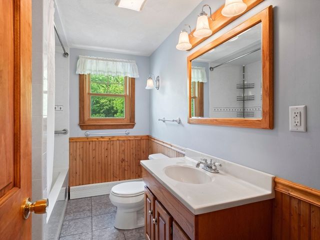 39 School House Ln, Billerica, MA 01821