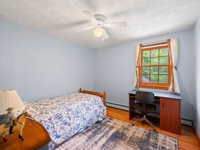 39 School House Ln, Billerica, MA 01821
