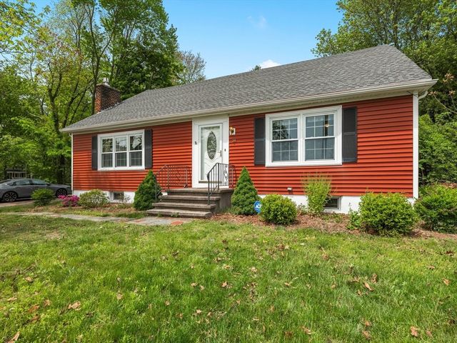 39 School House Ln, Billerica, MA 01821