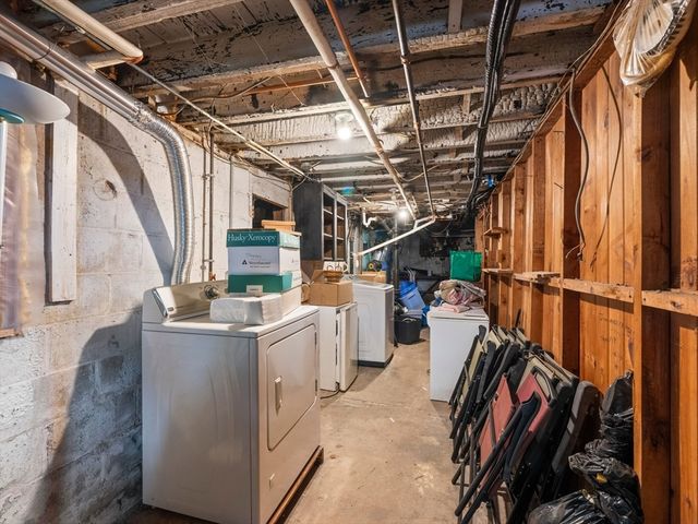 39 School House Ln, Billerica, MA 01821