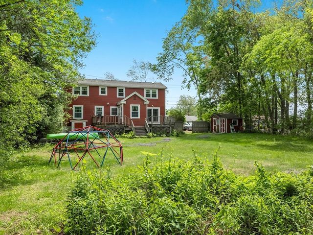 39 School House Ln, Billerica, MA 01821