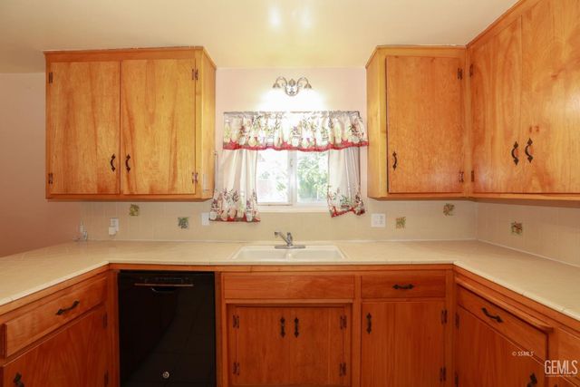 6300 Lynch Canyon Drive, Lake Isabella, CA 93240