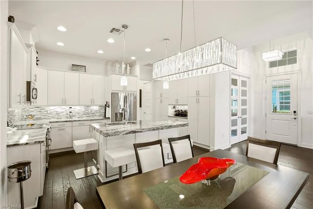 7157 Dominica DR, Naples, FL 34113