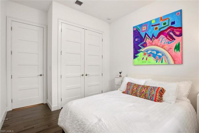 7157 Dominica DR, Naples, FL 34113