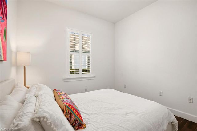 7157 Dominica DR, Naples, FL 34113