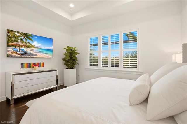 7157 Dominica DR, Naples, FL 34113