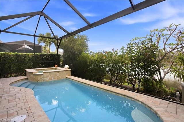 7157 Dominica DR, Naples, FL 34113