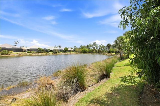 7157 Dominica DR, Naples, FL 34113