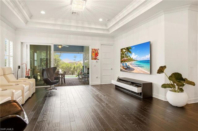 7157 Dominica DR, Naples, FL 34113