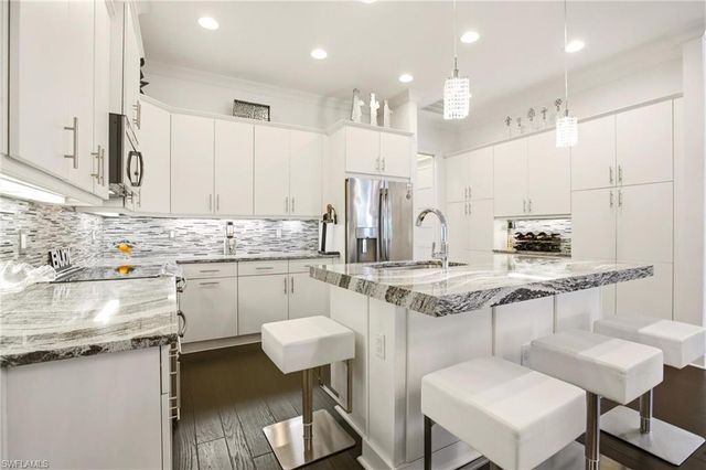 7157 Dominica DR, Naples, FL 34113